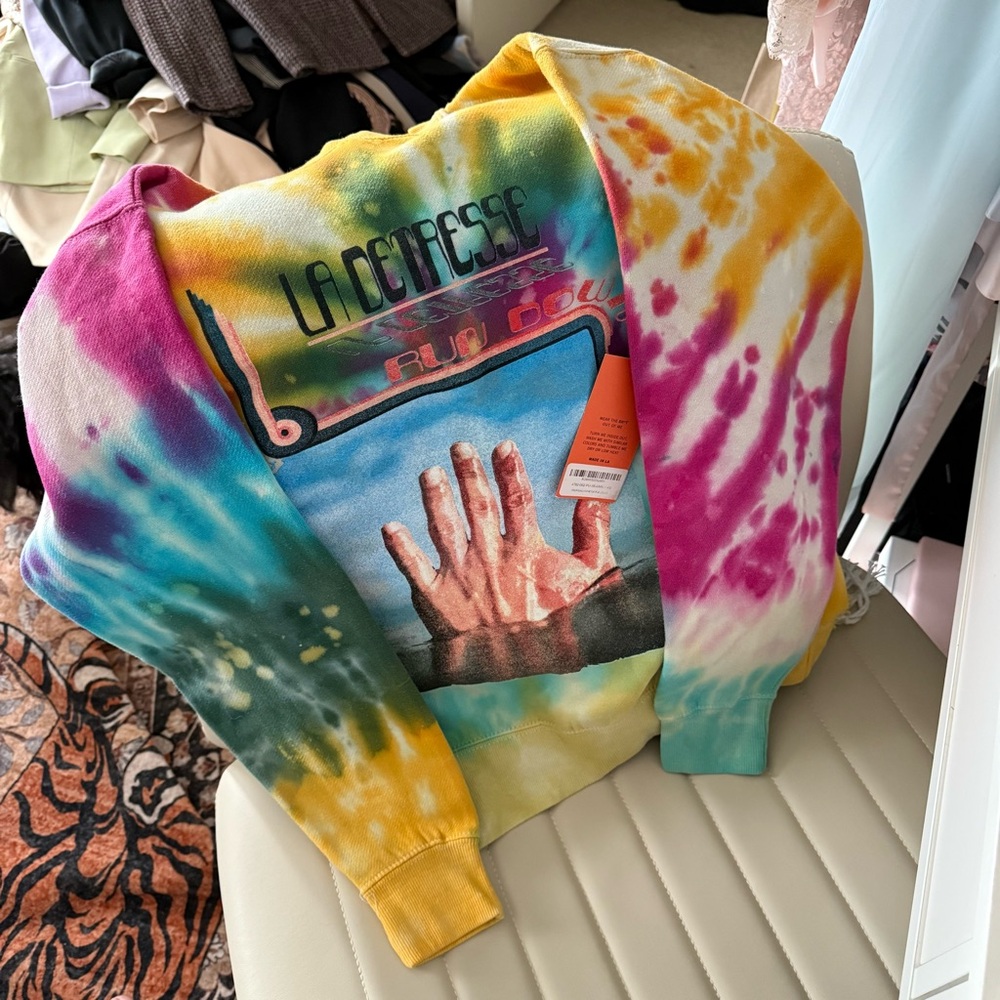 La detresse Colorful Tie-Dye Graphic Sweatshirt
